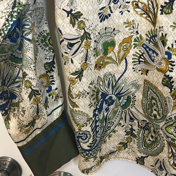 Zara Button Down Flowy Printed Shirt size small olive, green cream, gold buttons - Picture 6 of 8